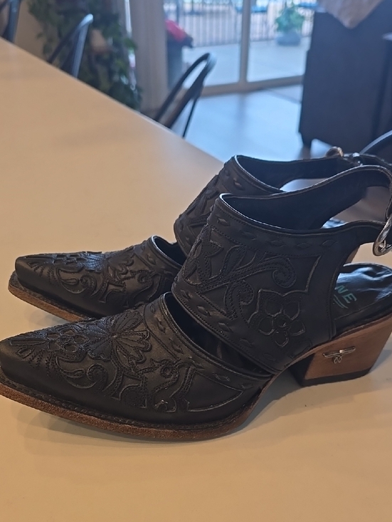 Lane boots Shoes - Embroidered Cutout Black Slingback Heels